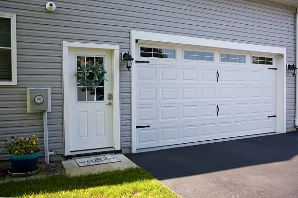 24/7 Emergency Garage Door Panel Replacement experts in Broad Creek, NC